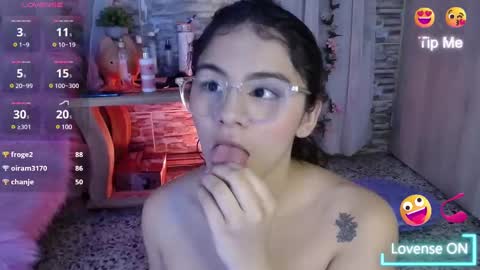 Snapshot of saray_cute_ chatting on 03.05.25 Lista de deseos online show from 03.05.25