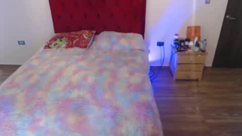 Snapshot of saray_honey1 chatting on 11.18.25 saray online show from 11.18.25