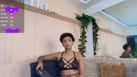 Snapshot of saray_mardez chatting on 03.10.25 Saray Mardez online show from 03.10.25