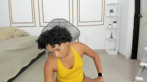 Snapshot of saray_mardez chatting on 09.25.25 Saray Mardez online show from 09.25.25