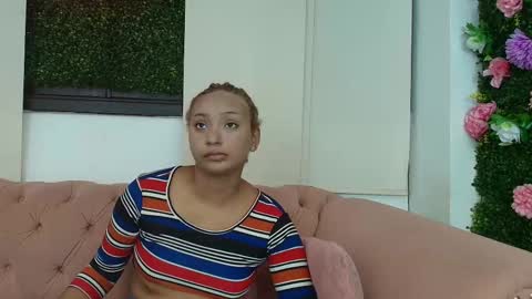 Snapshot of saray_mardez chatting on 10.16.25 Saray Mardez online show from 10.16.25