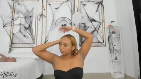 Snapshot of saray_mardez chatting on 10.17.25 Saray Mardez online show from 10.17.25