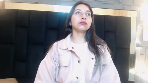 Saray Pink online show from 01.08.26