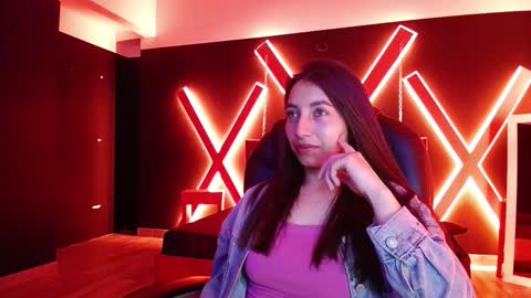 Saray Pink online show from 02.01.26