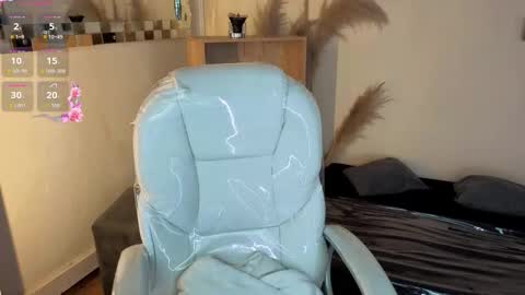  Saray  Say hi in the chat online show from 10.23.25