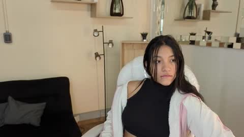  Saray  Say hi in the chat online show from 12.15.25