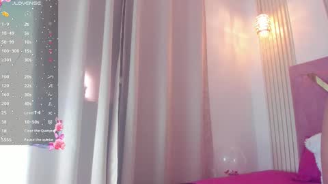 Snapshot of saray_rouse chatting on 02.24.25 Saray Rouse online show from 02.24.25