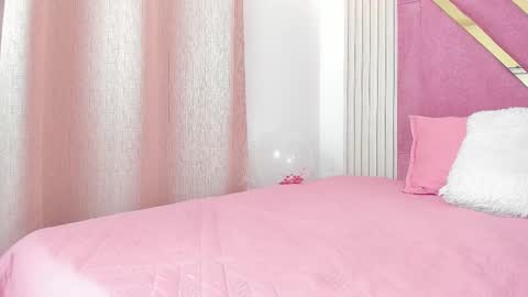 Snapshot of saray_rouse chatting on 02.26.25 Saray Rouse online show from 02.26.25