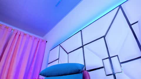 Snapshot of sarayroyse chatting on 12.24.24 Saray online show from 12.24.24