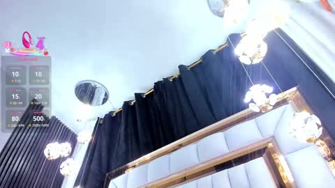 Snapshot of sarayroyse chatting on 09.22.25 Saray online show from 09.22.25