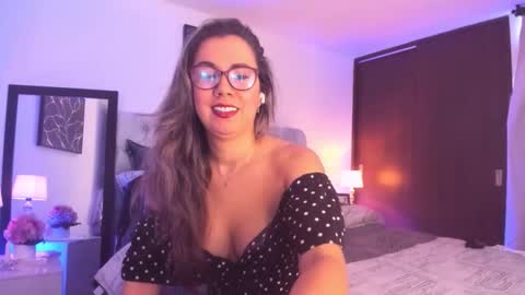 Snapshot of sarhamccormick chatting on 02.10.26 sarha online show from 02.10.26