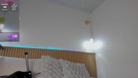 Snapshot of sarita__gomez chatting on 11.07.25 Sarita online show from 11.07.25