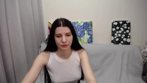 Snapshot of sarra_rich chatting on 01.10.25 Rich online show from 01.10.25