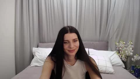 Snapshot of sarra_rich chatting on 02.04.25 Rich online show from 02.04.25