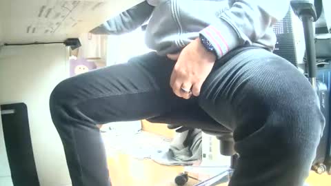 Snapshot of saschaalesi1976 chatting on 10.27.25 saschaalesi1976 online show from 10.27.25