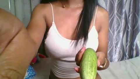 Snapshot of sasexy69 chatting on 12.14.25 Anaelle online show from 12.14.25