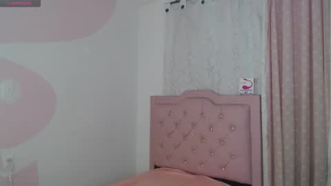 Snapshot of sasha_bigboobs_ chatting on 04.22.26 sasha_bigboobs_ online show from 04.22.26