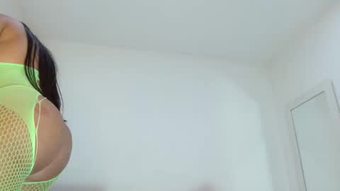 Snapshot of sasha_creamy chatting on 11.29.25 Sasha Creamy online show from 11.29.25