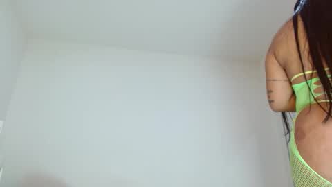 Snapshot of sasha_creamy chatting on 12.14.25 Sasha Creamy online show from 12.14.25