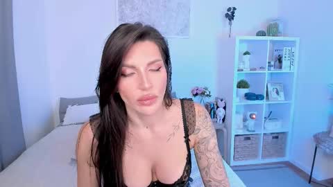 Sasha Miro online show from 11.26.25