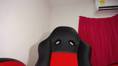 sashabreck1 online show from 11.18.25