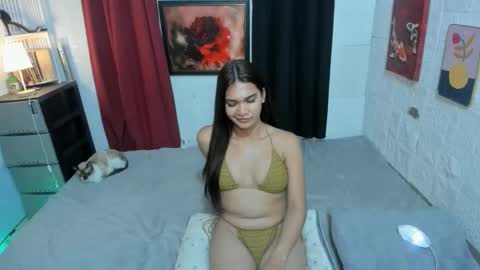 Snapshot of sashahuwanna chatting on 01.06.25 ESTELLA online show from 01.06.25