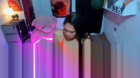 Snapshot of sashahuwanna chatting on 02.13.25 ESTELLA online show from 02.13.25