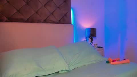 selene  online show from 01.07.25