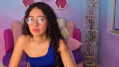 Snapshot of sashamonroee_ chatting on 10.31.25 SashaMonroee online show from 10.31.25