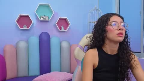 Snapshot of sashamonroee_ chatting on 11.03.25 SashaMonroee online show from 11.03.25