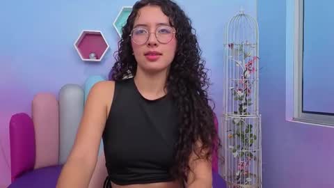 Snapshot of sashamonroee_ chatting on 11.20.25 SashaMonroee online show from 11.20.25