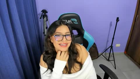 sashanova21 online show from 12.22.25