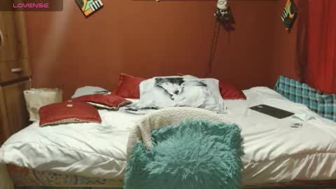 Snapshot of sasharosee2 chatting on 10.29.25 S A S H A R O S E online show from 10.29.25