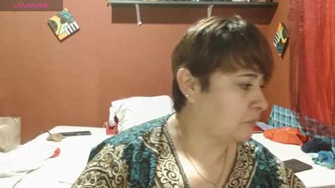 Snapshot of sasharosee2 chatting on 11.12.25 S A S H A R O S E online show from 11.12.25