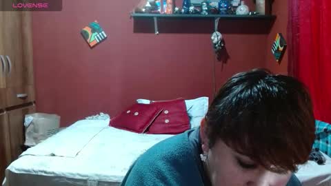 Snapshot of sasharosee2 chatting on 11.27.25 S A S H A R O S E online show from 11.27.25