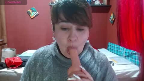 Snapshot of sasharosee2 chatting on 11.29.25 S A S H A R O S E online show from 11.29.25