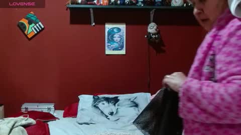 Snapshot of sasharosee2 chatting on 12.04.25 S A S H A R O S E online show from 12.04.25