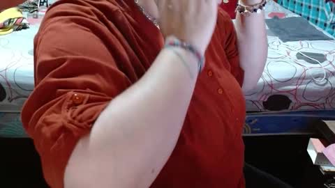 Snapshot of sasharosee2 chatting on 12.14.25 S A S H A R O S E online show from 12.14.25