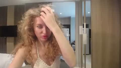 Sasha online show from 10.19.25