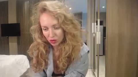 Sasha online show from 10.20.25