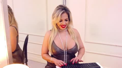 Sasha online show from 12.28.24