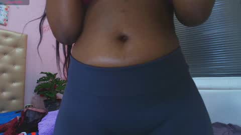 SashhaLux22 online show from 03.07.25