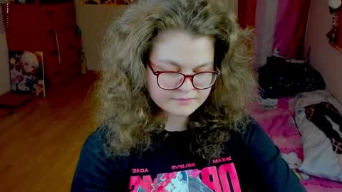 Snapshot of sashy_way chatting on 05.18.26 .Alexandra online show from 05.18.26