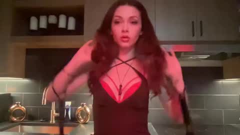 saskia online show from 10.12.25