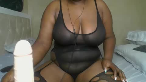 sassie_bee online show from 12.09.24