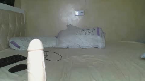 sassie_bee online show from 02.21.25