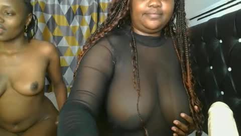 sassie_bee online show from 10.08.25