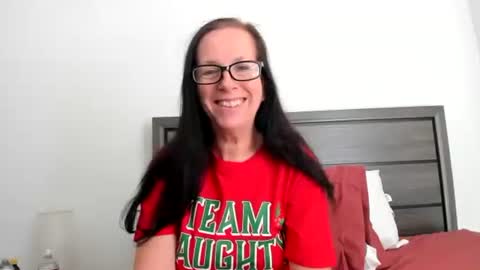 Sassiest Peach Goddess online show from 11.28.25