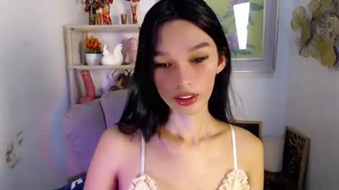 Snapshot of sassynrich chatting on 06.23.26 sassynrich online show from 06.23.26