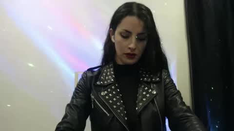 Nia online show from 01.14.25